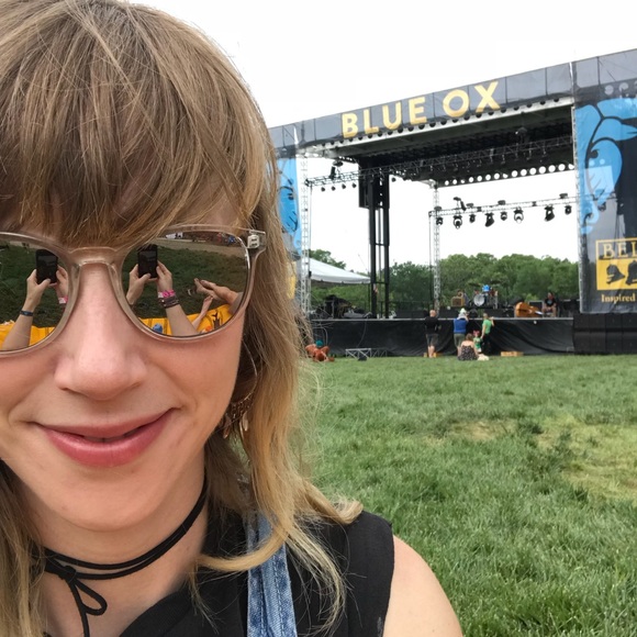 Meet your Posher, Jennifer - Picture 1 of 1